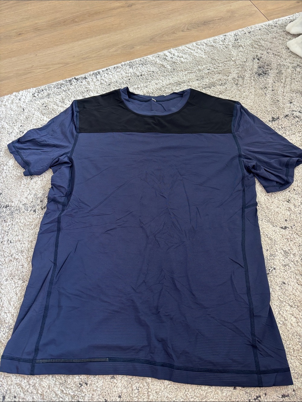 Men’s lululemon shirt